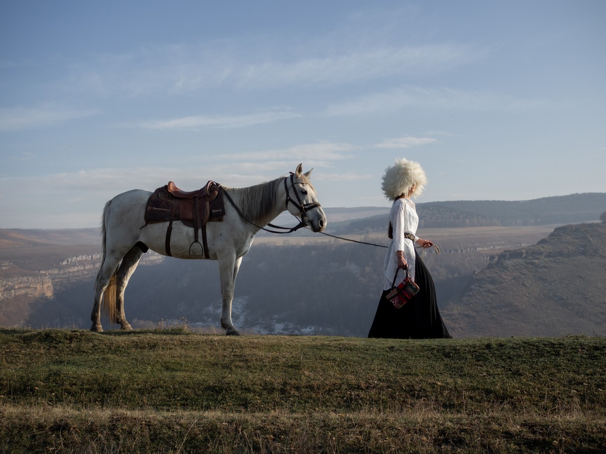 Фотопроект с лошадьми в стиле VOGUE — в Кисловодске